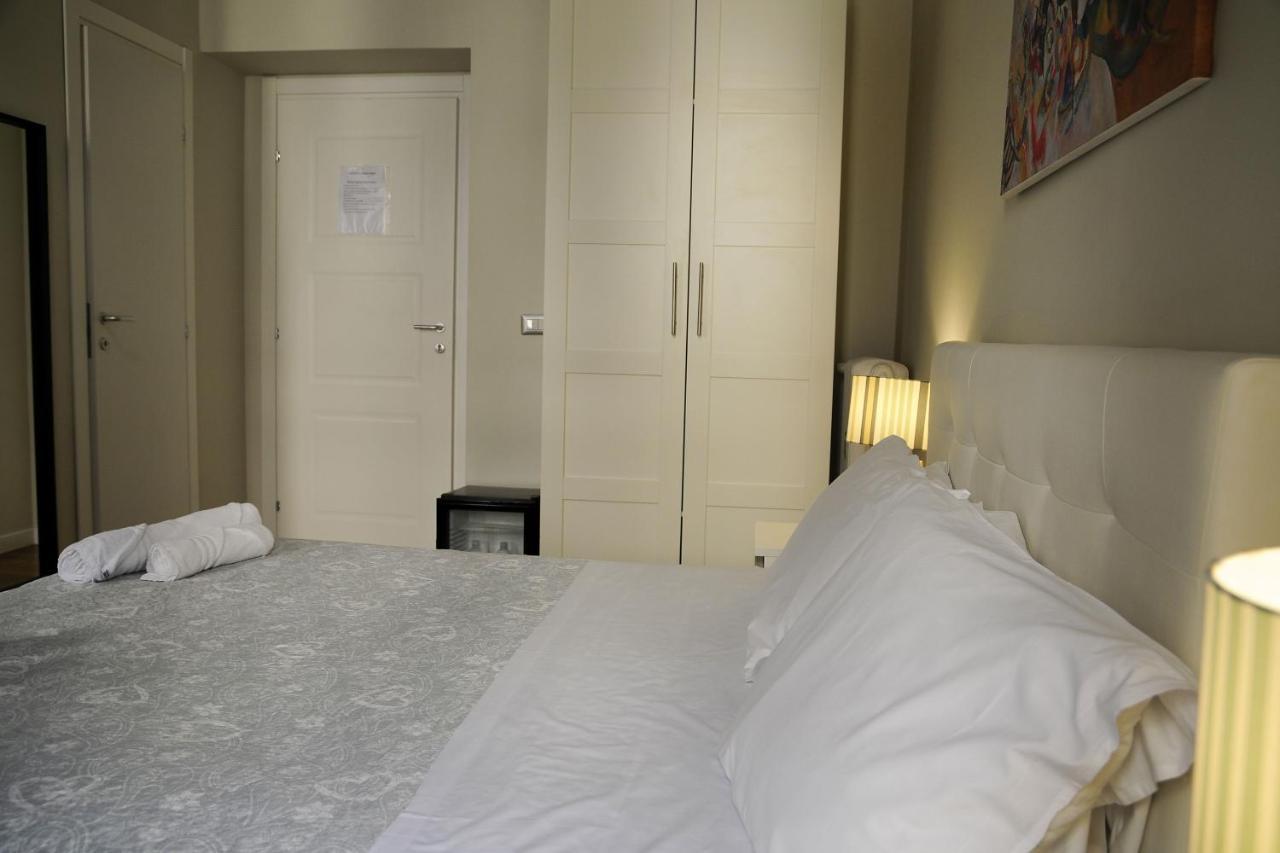 Hotel The Castle Inside Roma Esterno foto