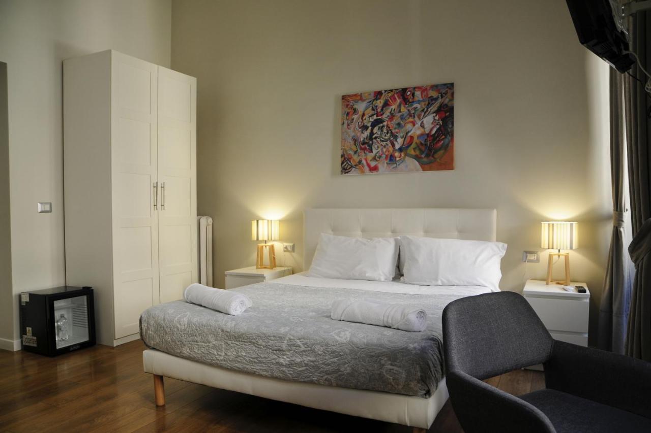 Hotel The Castle Inside Roma Esterno foto
