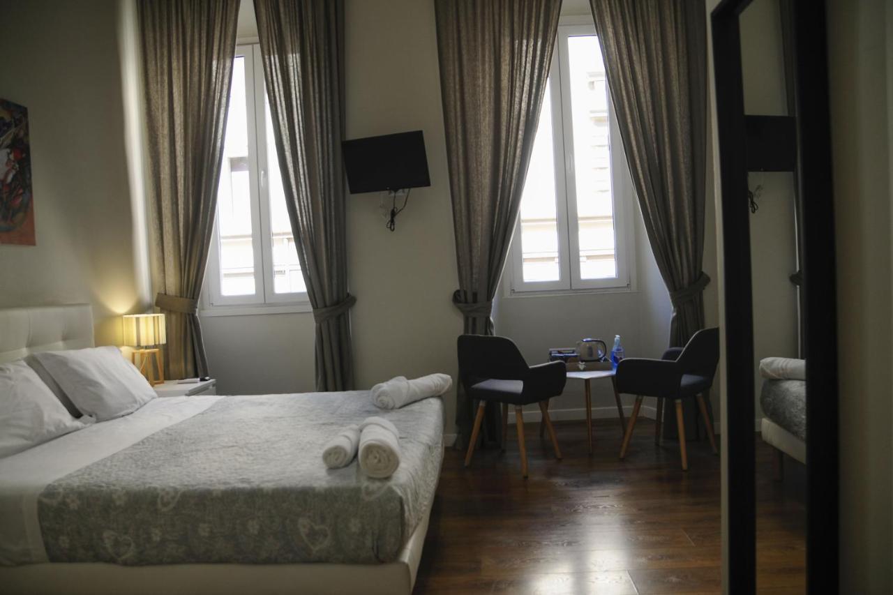 Hotel The Castle Inside Roma Esterno foto