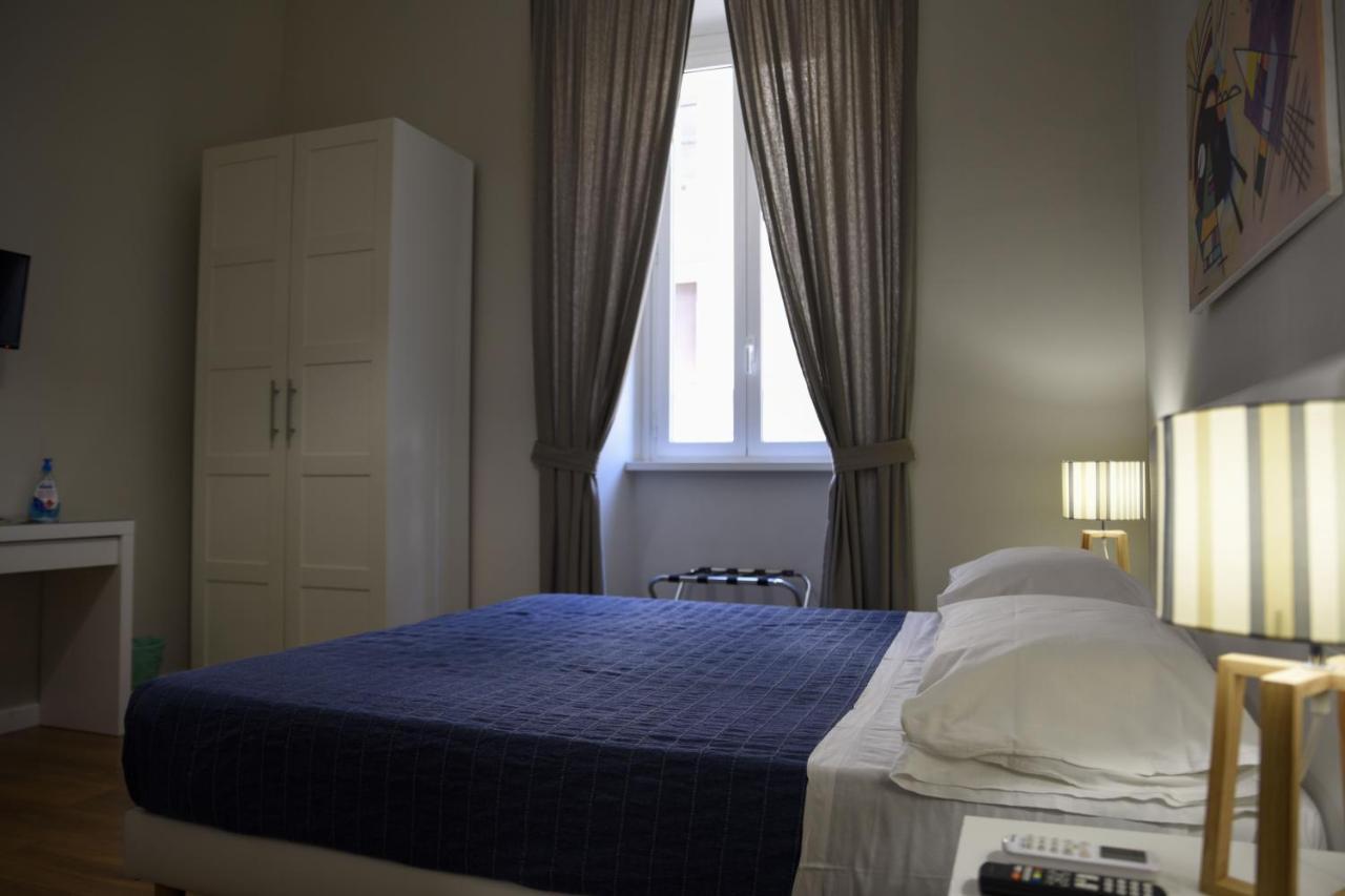 Hotel The Castle Inside Roma Esterno foto
