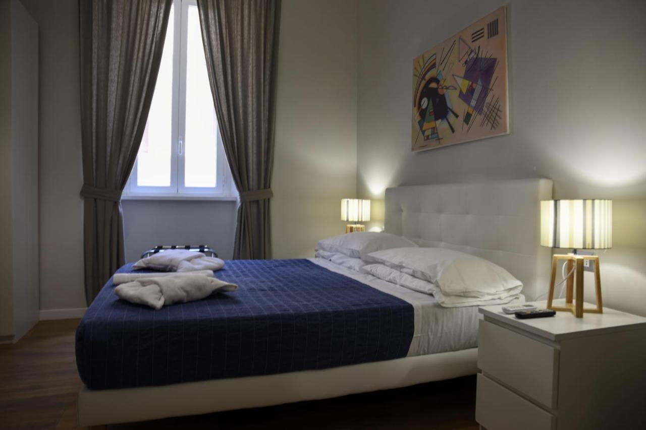 Hotel The Castle Inside Roma Esterno foto