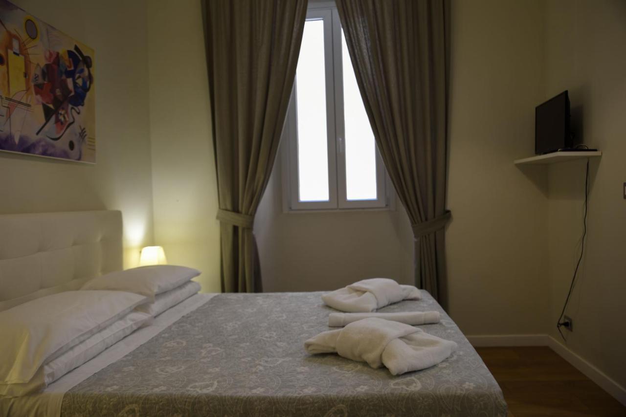 Hotel The Castle Inside Roma Esterno foto