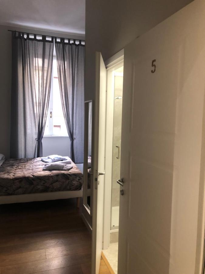 Hotel The Castle Inside Roma Esterno foto