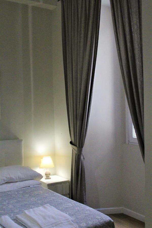 Hotel The Castle Inside Roma Esterno foto