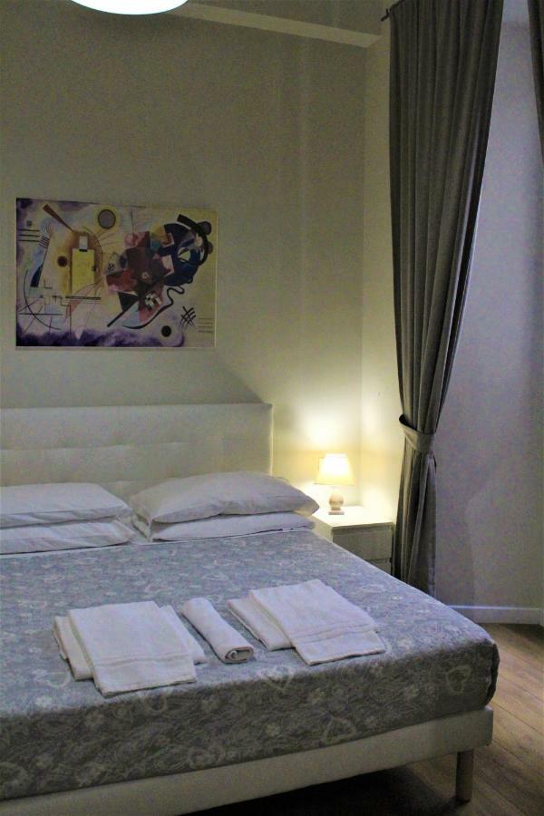 Hotel The Castle Inside Roma Esterno foto