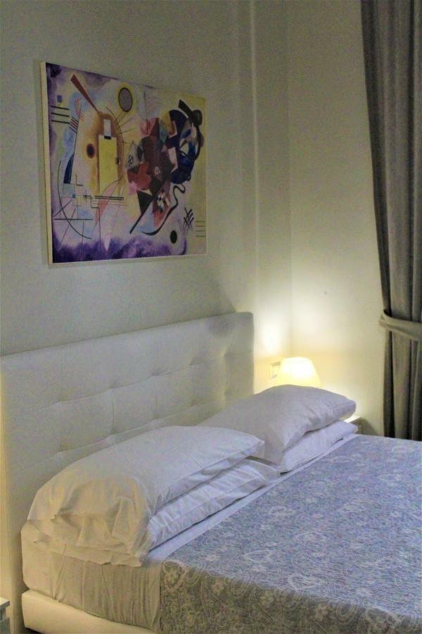 Hotel The Castle Inside Roma Esterno foto
